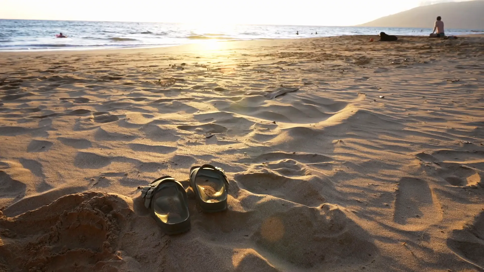 Last sunset on the beach in Maui