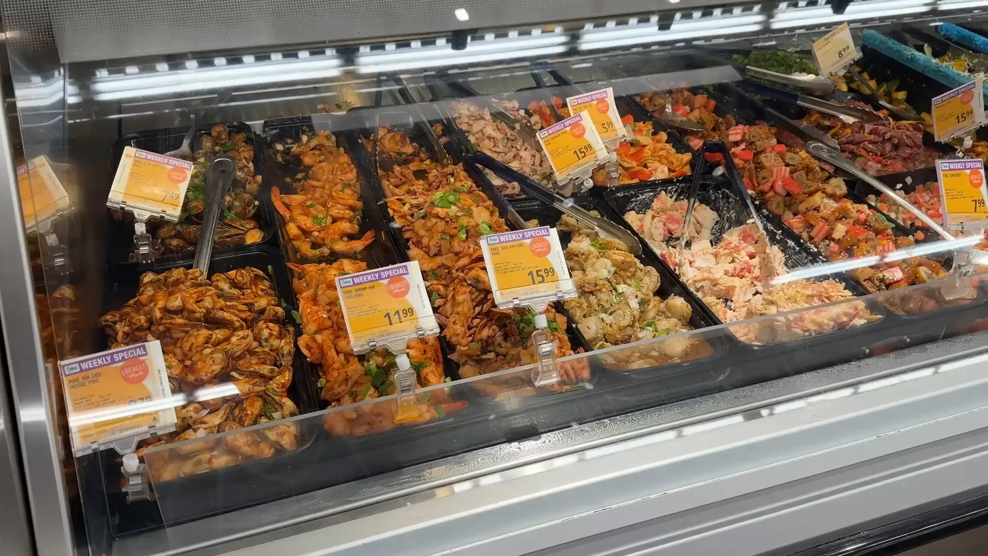 Poke selection at Foodland