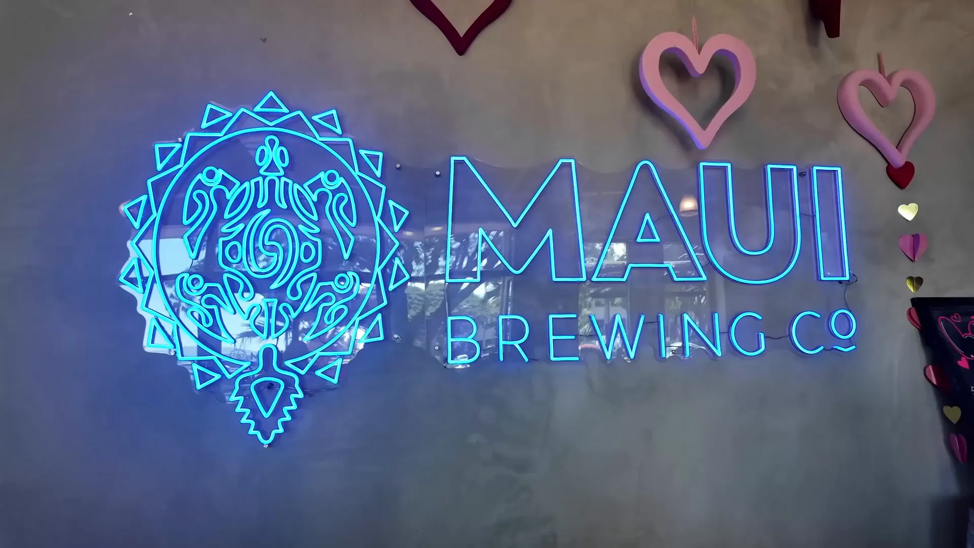 Maui Brewing Company outdoor seating